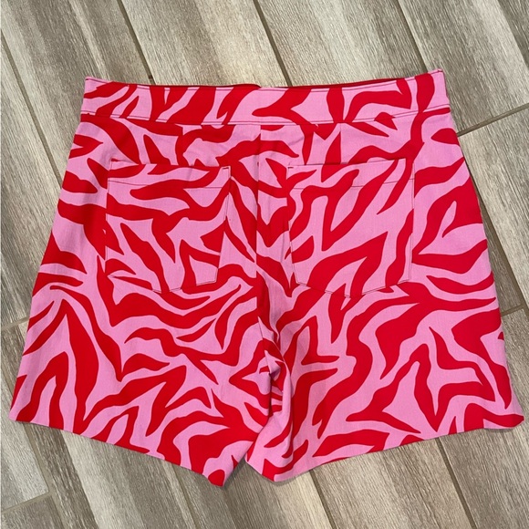 NWOT Spanx On the Go, Print Red and Pink Zebra Stripe Shorts, Size Large - Picture 4 of 6